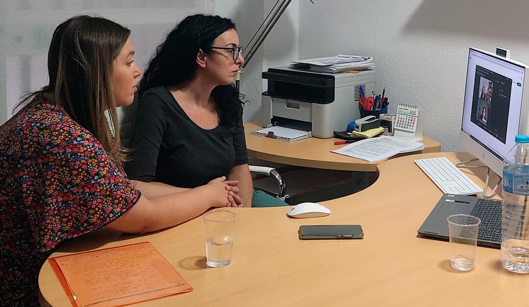Adinfa imparte un curso sobre adolescencia en conflicto orientado al profesorado de Sevilla