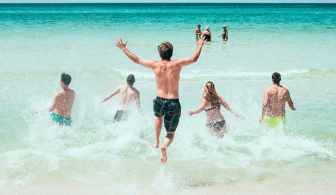 Convivir con adolescentes en vacaciones: consejos y normas para evitar conflictos en verano
